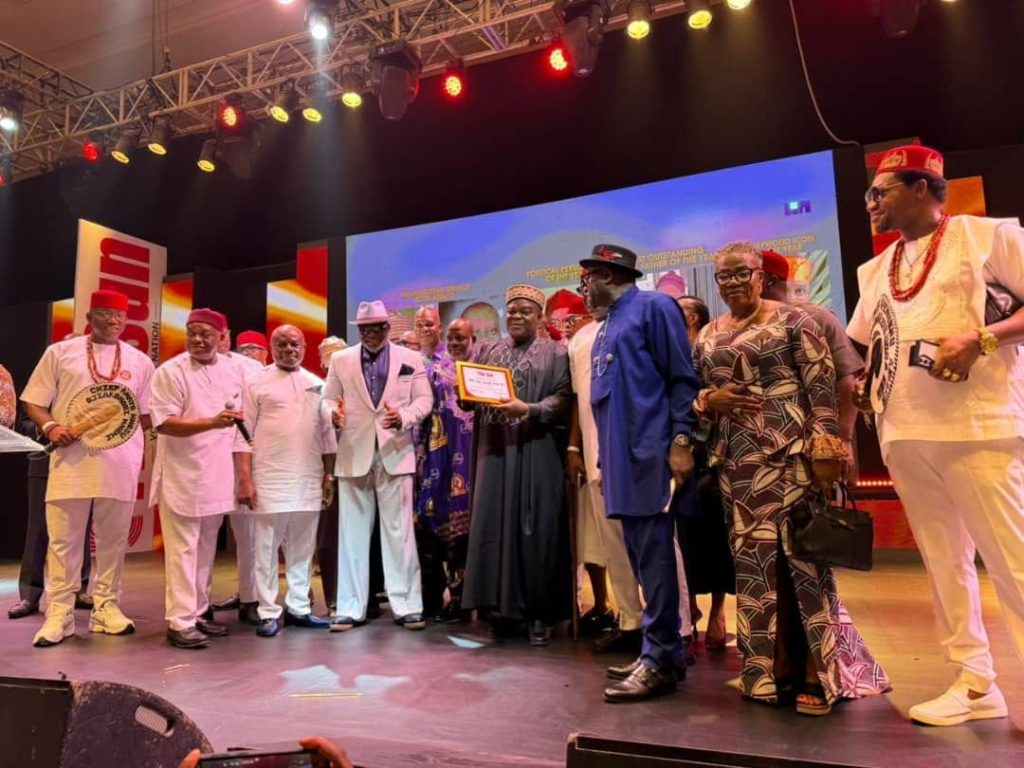 igwe kenneth onyeneke orizu iii award